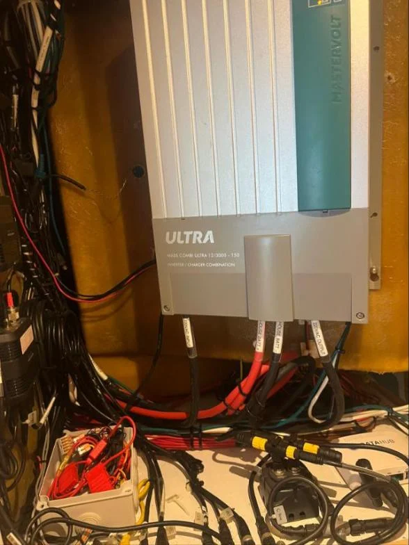 Mastervolt Mass Combi Ultra 12/3000 inverter-charger with labelled battery and AC cables